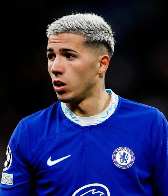 加入蓝军三个赛季，晋级成世界顶级选手：有恩佐的蓝军给人新希望